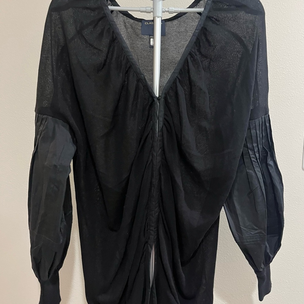 Roberto Cavalli
V-Neck Long Sleeve Top, Size 10